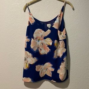 🌵3/$15 🌵 Floral blouse / large